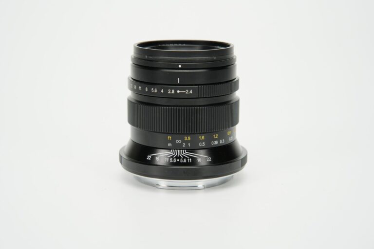 Zhong Yi PITTURA 30mm f/2.4: medio formato a 499 dollari
