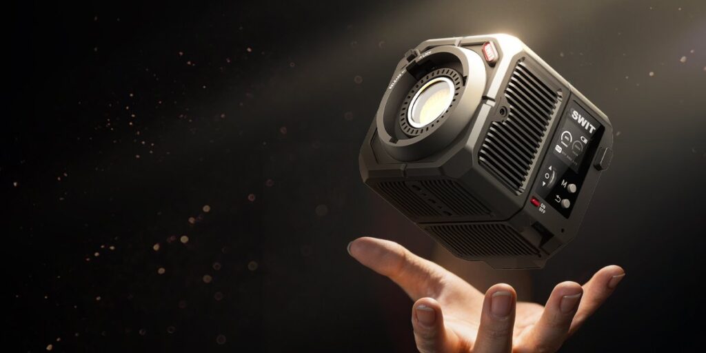 SWIT Mini-150B: 150W con la V-mount a bordo, 199 euro